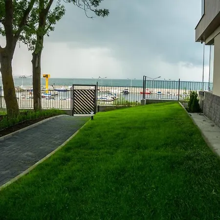 Апартамент крайморие парк *