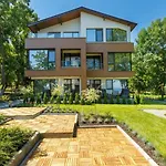 Kraimorie Park Apartment *